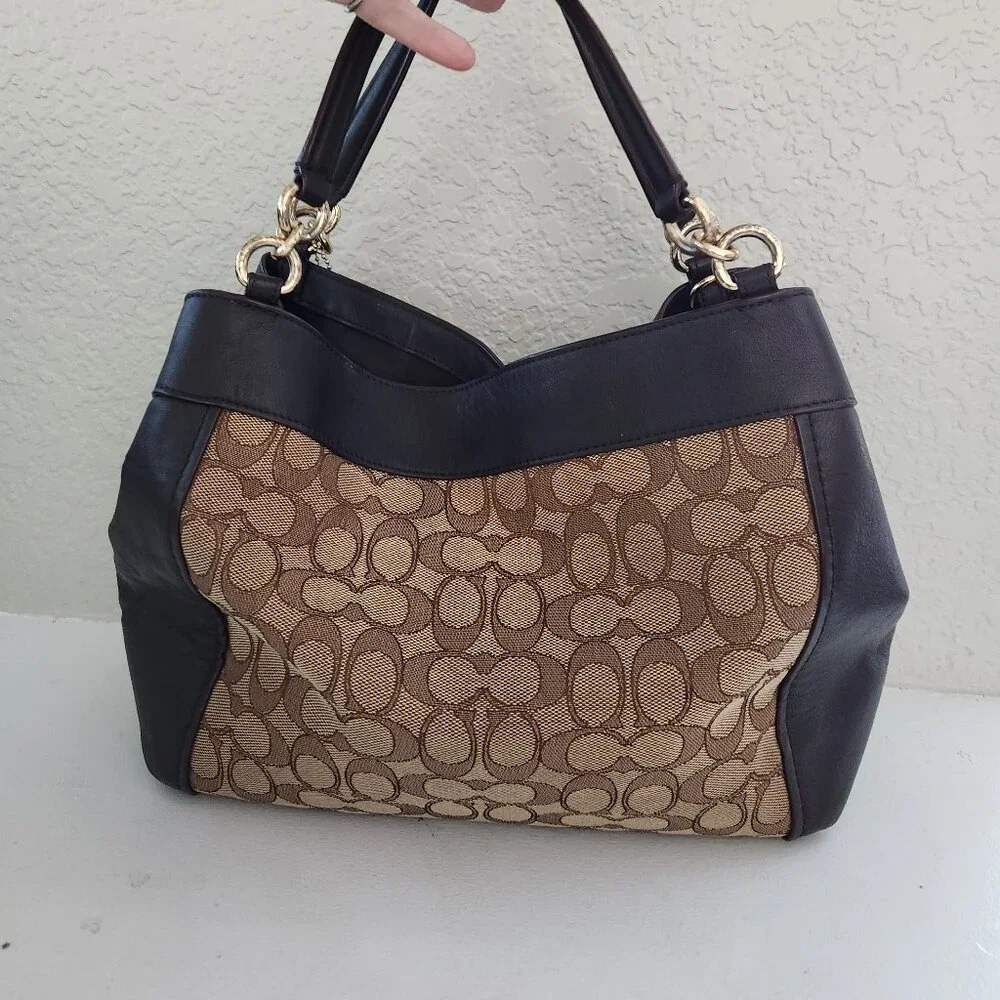 Like New Coach Lexy Signature C's Jacquard Shoulder Bag Purse